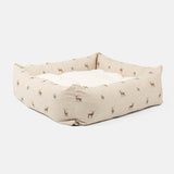 Box Bed For Dogs in Woodlands – Woodland Peacock, Without Personalization pour les activités extérieures
