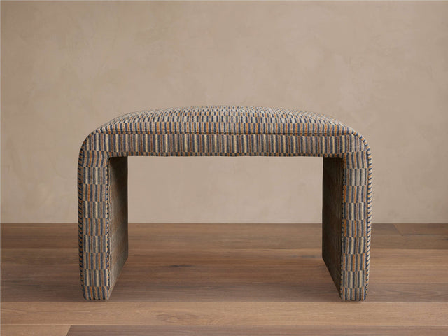Ryan Ottoman – MEELA PACIFIC pour atelier