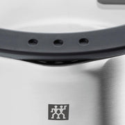 View ZWILLING Simplify Kochtopf-Set 5-teilig, Mit Ausgießfunktion, Stay-Cool-Griffe, Induktionsgeeignet, Edelstahl, Silber image 5