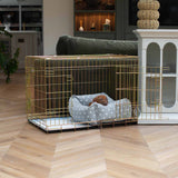 Cozy & Calming Puppy Cage Bed in Spots & Stripes – Grey Spot, Without Personalization pour les activités extérieures